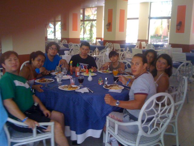 COMIENDO EN EL HOTEL DE VARADERO